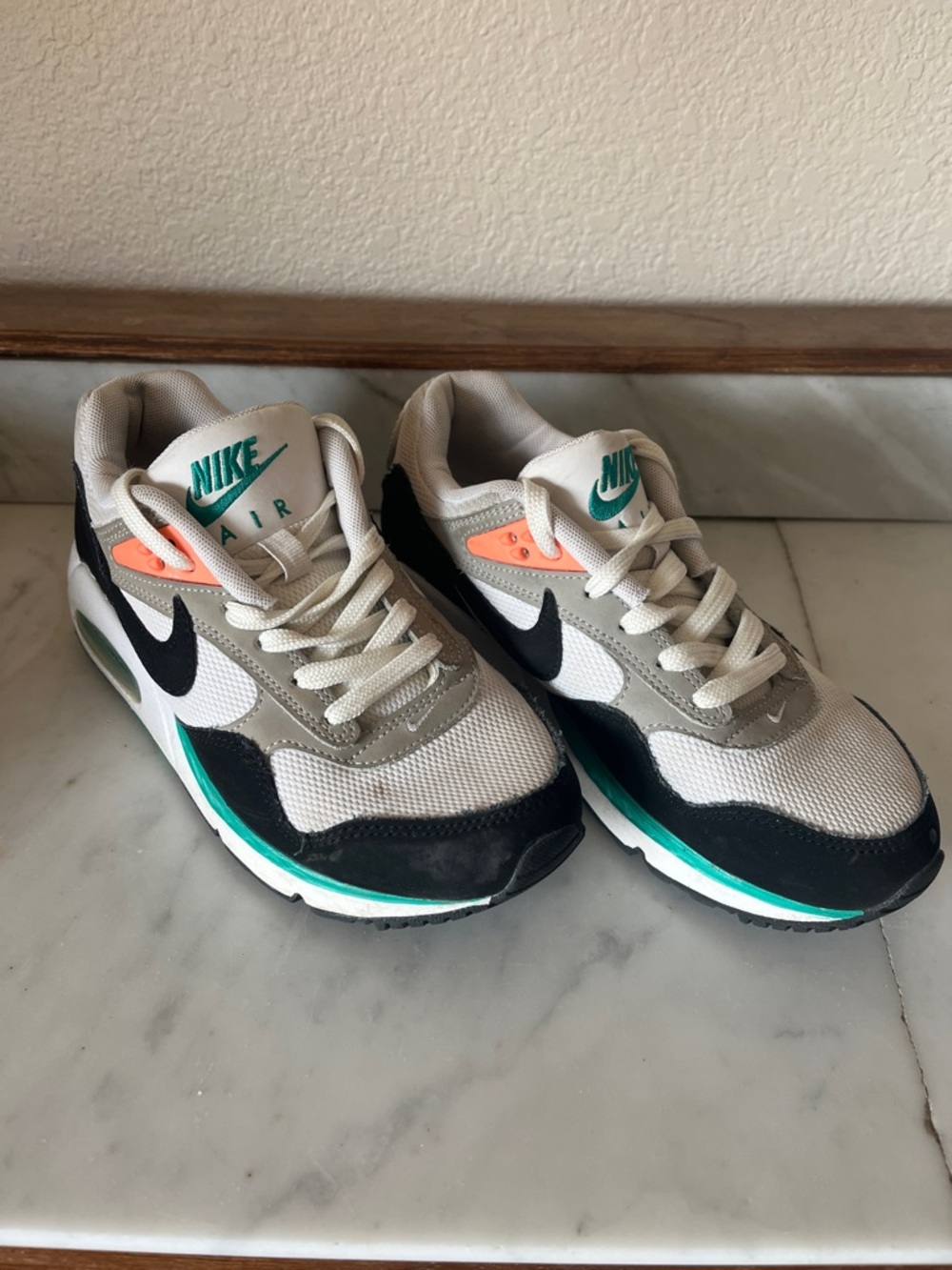 Nike Air Max Correlate Women's Shoes White/New Green/Bright Mango/Black  5.5 - Picture 3 of 9